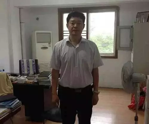 金湖县小猪视频官网APP复合肥经销商.