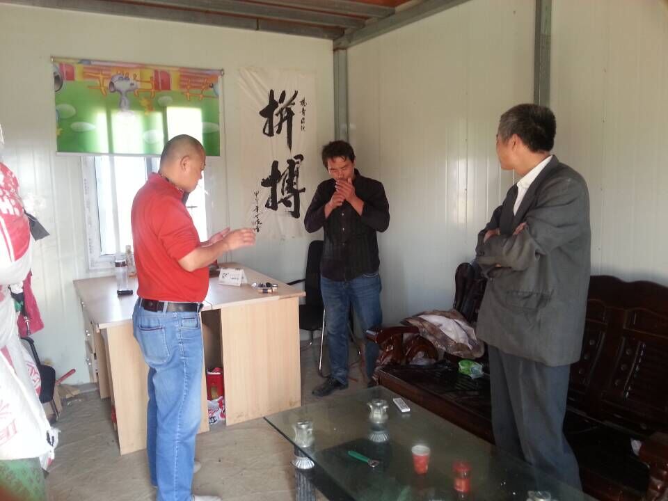 方书记走访肥东元疃3000亩种田大户，建议大户使用小猪视频官网APP系列复合肥